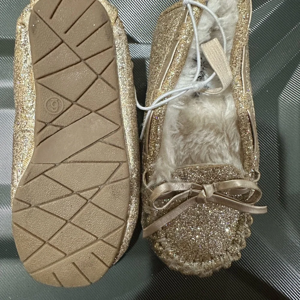 Self Esteem Glitter Gold Little Girl Slippers , size 6 NWOT
